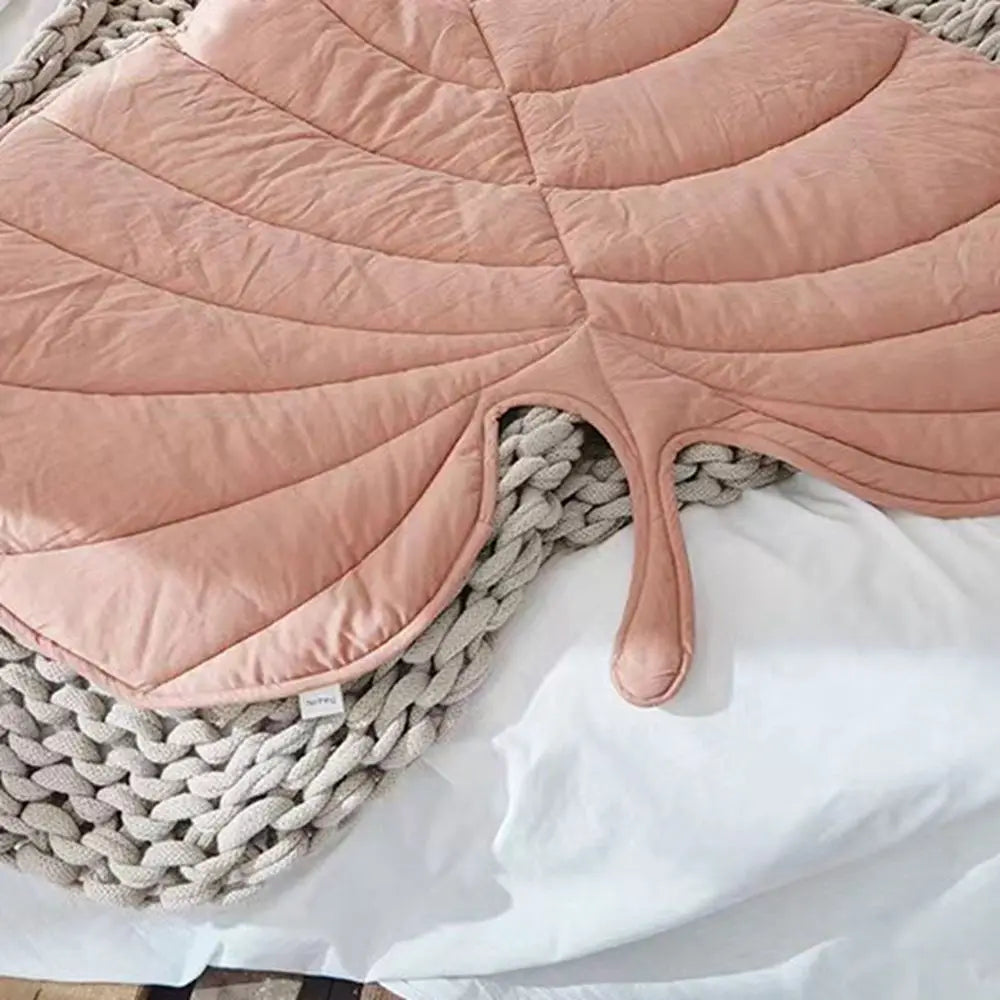 Pet Dog Cooling Leaf Mat